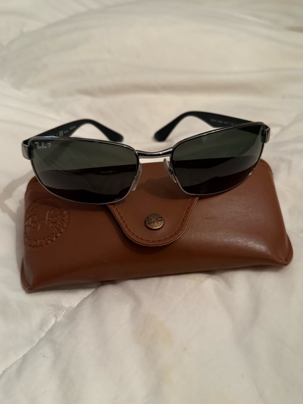 Ray-Ban Polarized Men’s Black Frames Lenses and Brown Case RB 3478 004/58